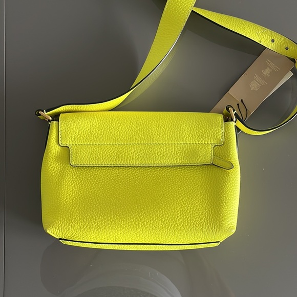 Women's Small Burberry Crossbody Bag In Neon Yellow Grained Calfskin - Picture 6 of 14